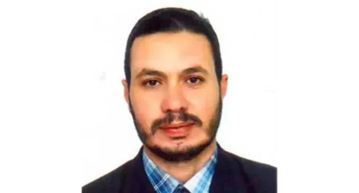 طفوليات في هرم السلطة