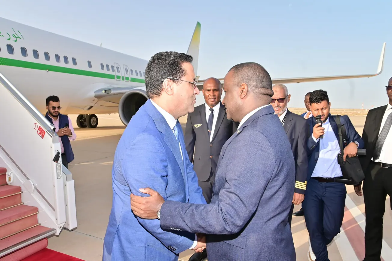 ولد اجاي يغادر إلى الجزائر على رأس وفد يضم 9 وزراء