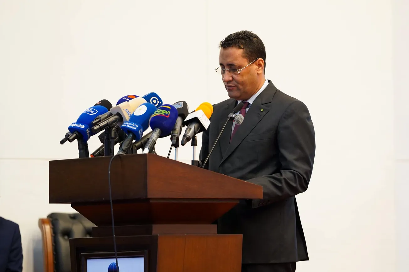 الوزير الأول: التلوث البحري يهدد اقتصاداتنا وأنظمتنا البيئية