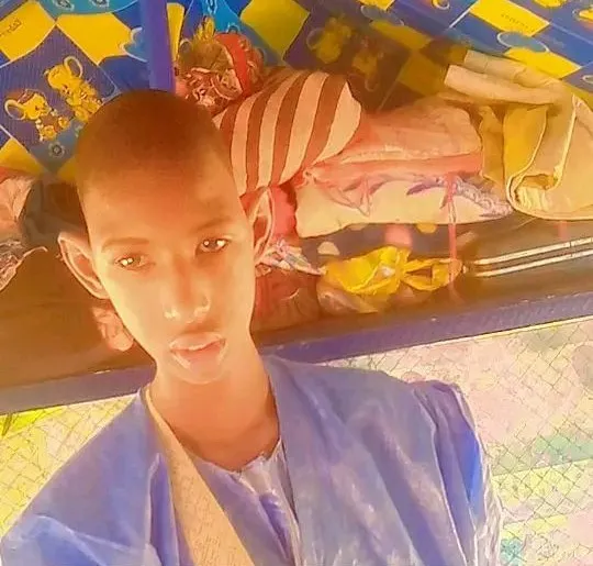 والدة طفل مفقود تناشد السلطات للمساعدة في البحث عنه