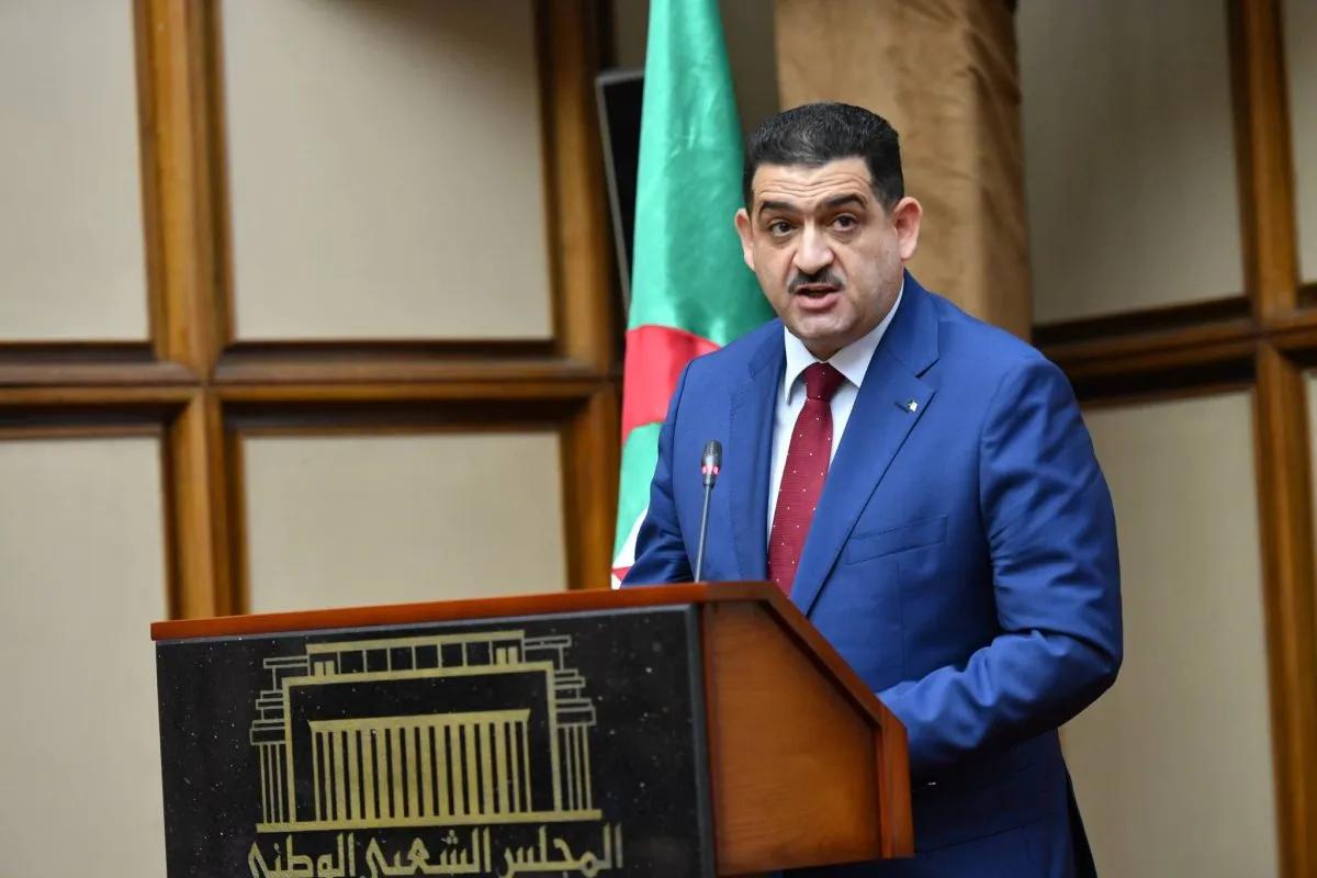 رئيس الجزائر ينهي مهام وزير الري ويكلف الأمين العام بتسييرها مؤقتا