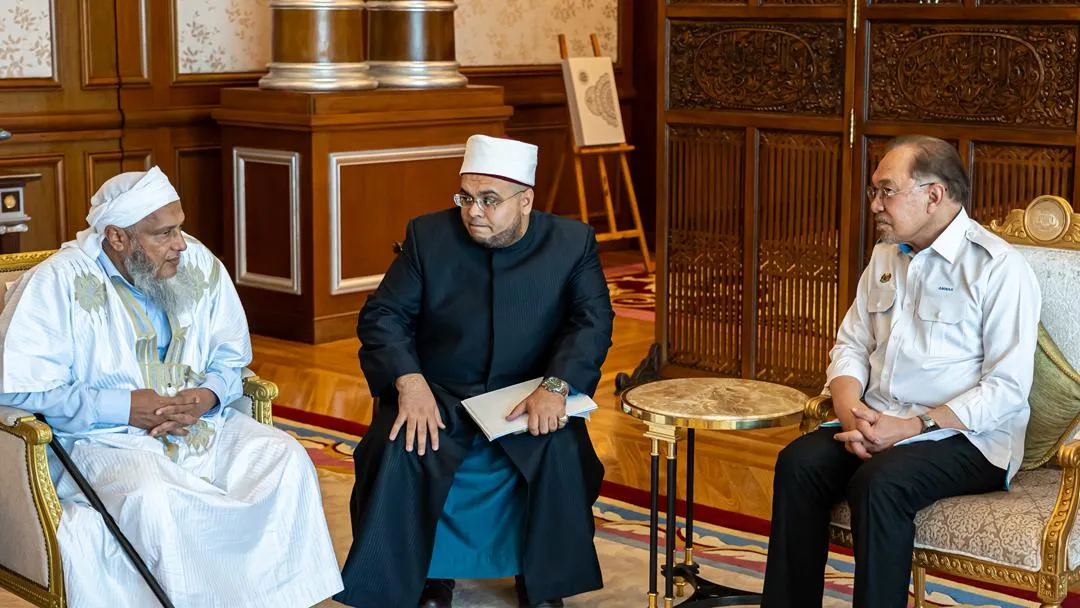 رئيس وزراء ماليزيا يستقبل الشيخ الددو ويبحثان أزمات العالم الإسلامي