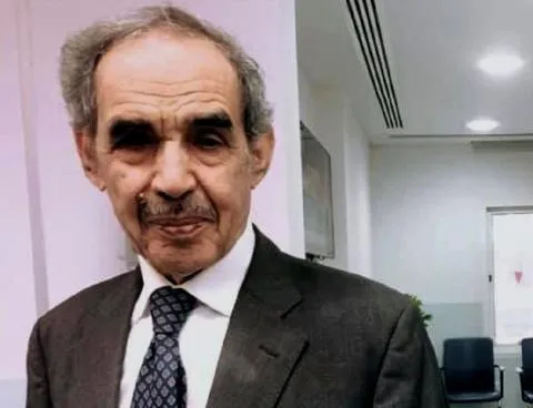 وفدان من سفارة موريتانيا في قطر ومن الجالية يعزيان ولد الطائع