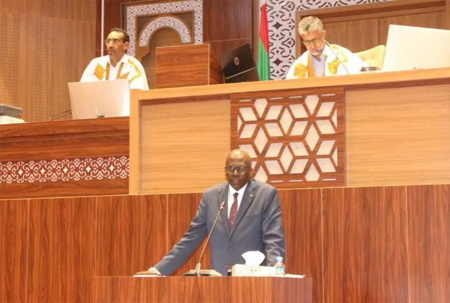 وزير المالية: الدين العام الموريتاني متحكم فيه مقارنة مع السنغال