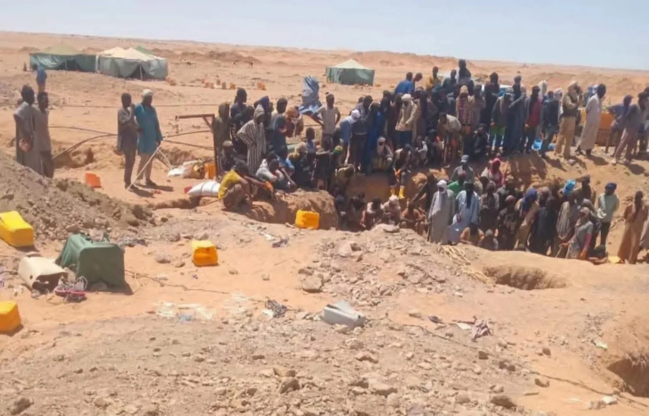 وفاة منقب ونجاة آخر في انهيار بئر للتنقيب في الشكات