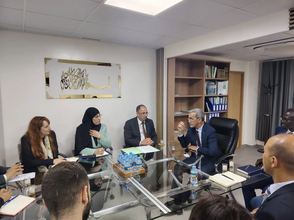 وفد جزائري يلتقي وزير المعادن والصناعة بنواكشوط