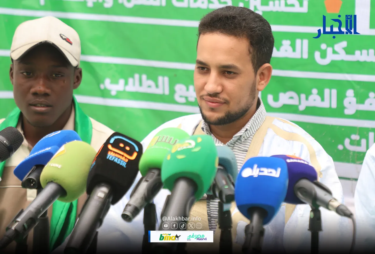 اتحاد طلابي يعلق اعتصامه ويشكل لجنة لمتابعة "إنصاف المتضررين"