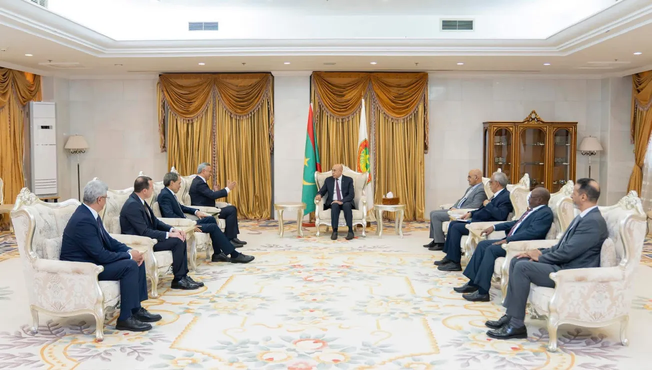 وفد مغربي بقيادة وزير الاستثمار يزور موريتانيا ويلتقي غزواني
