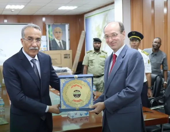 إسبانيا تسلم إدارة الأمن معدات لوجستية وأجهزة إلكترونية