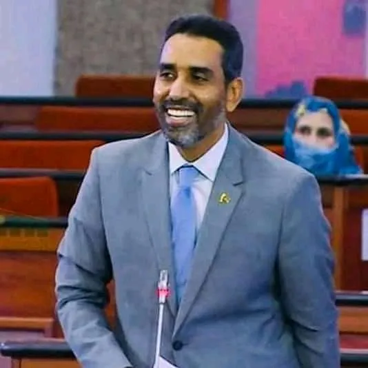 برلماني يقترح مشروع قانون يجرم ويعاقب الدعوة لخرق مواد الدستور المحصنة