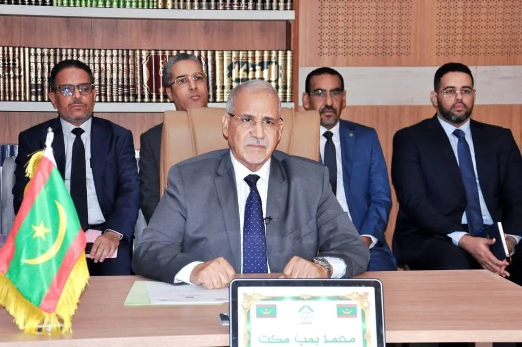 ولد مكت يدعو إلى ضبط النفس وتجنب التصعيد في منطقة الشرق الأوسط