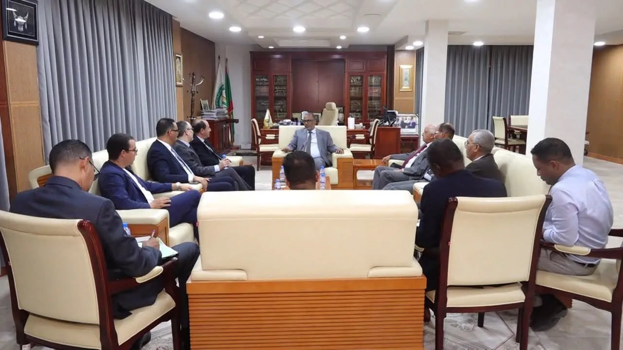 رئيس اتحاد أرباب العمل يبحث مع وفد مغربي تعزيز الشراكة