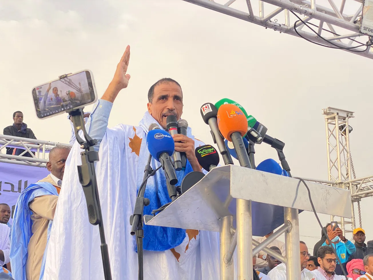 ولد مولود لمحتجي نواذيبو: عطشكم سببه الفساد والنظام يتلاعب بكم