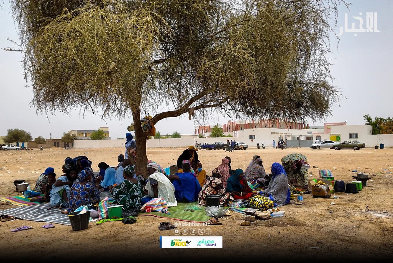 مرافقو مرضى سيلبابي على "قارعة الطريق".. شكاوى من الغلاء والتضييق في العيادة