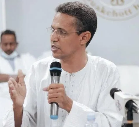 ولد سيدي مولود: صفقات الفساد هي سبب حرائق محطات "صوملك"