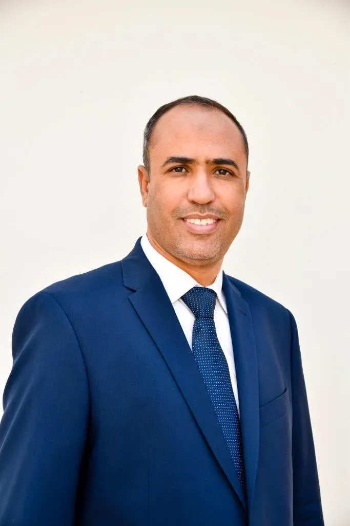 رئيس جهة العصابة يطالب باستمرار غزواني عبر تعديل الدستور أو دستور جديد
