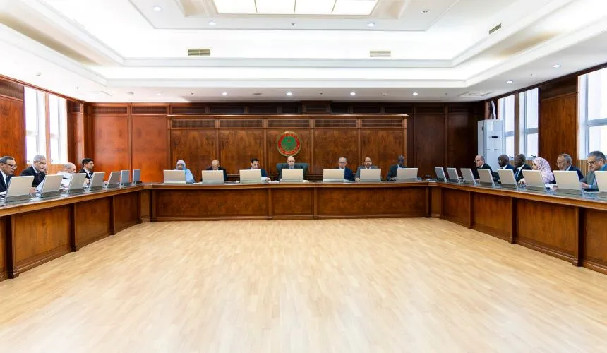 الحكومة تؤجل بداية عطلتها السنوية إلى 11 أغسطس