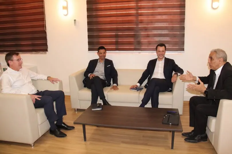 مباحثات بين مدير شركة المحروقات ووفد من شركة "كوسموس"