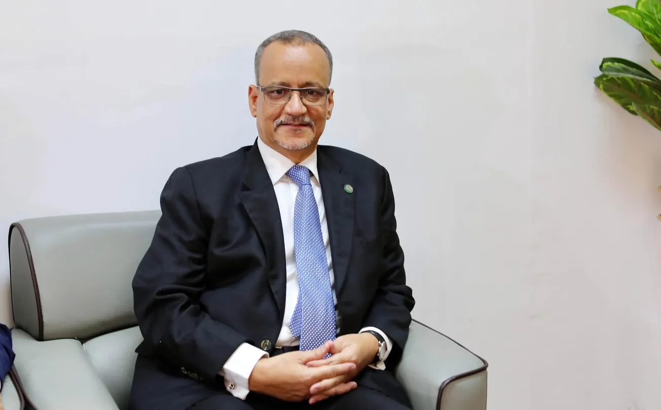 ولد الشيخ أحمد: للسعودية الحق في الرد بما يناسبها بعد استهدافها