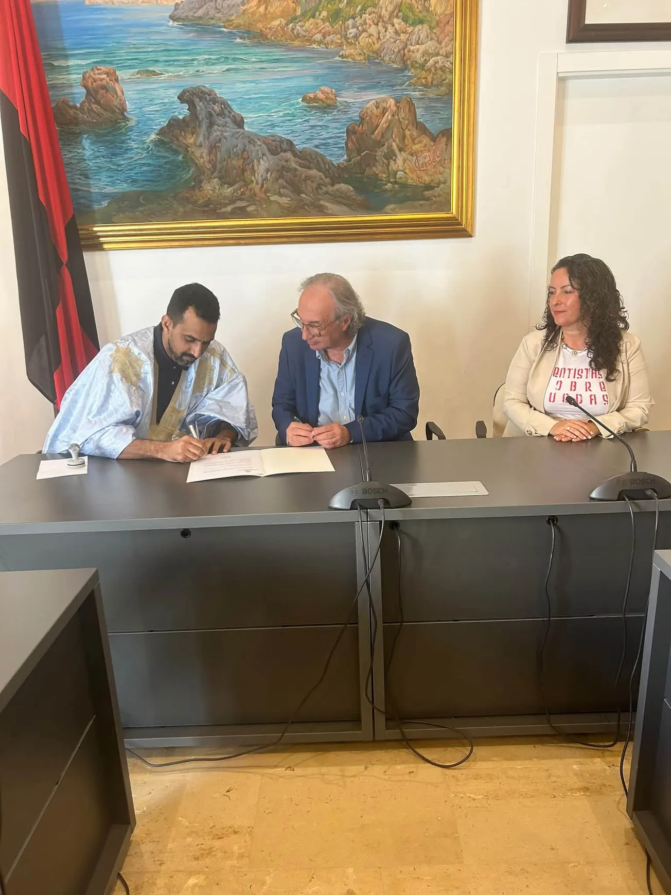 اتفاقية توأمة بين بلديتي الزويرات وبوينسا الإسبانية