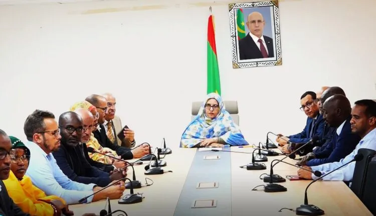 وزيرة البيئة: نعدّ برنامجا لتخضير بنشاب والحد من زحف الرمال