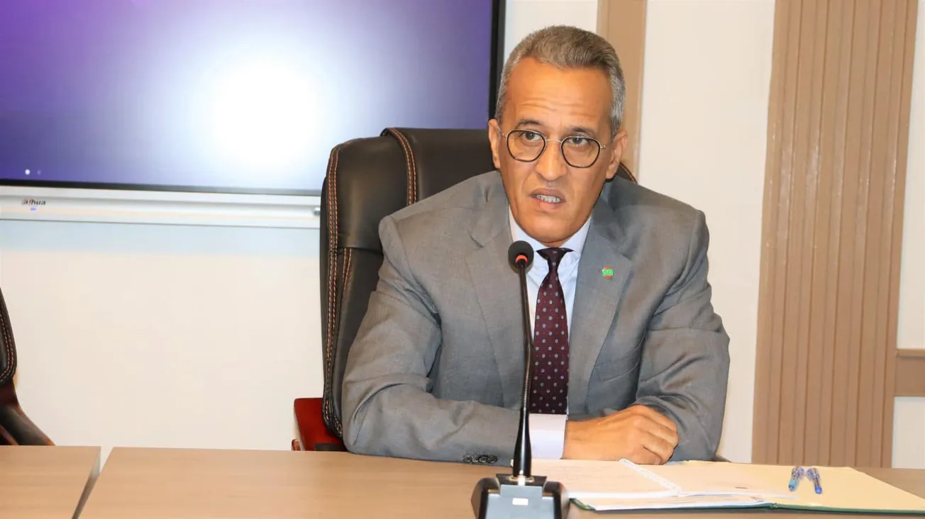 وزير الداخلية يدعو لتعزيز أداء الوزارة والاستجابة لطموحات المواطنين