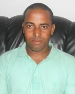 ولد عالي يطالب السلطات بتعويض سيارته التي أحرقت في المظاهرات