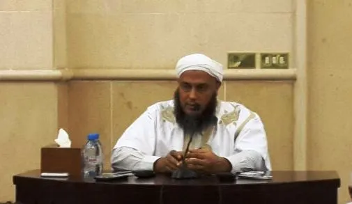 العلامة الشيخ محمد الحسن ولد الددو خلال محاضرته مساء اليوم الثلاثاء