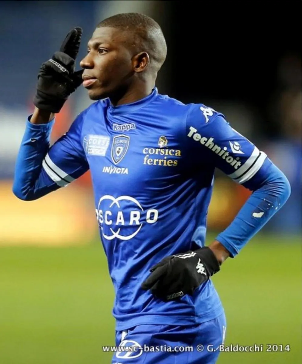 آداما با.. أيقونة الملاعب الصاعد (صور)