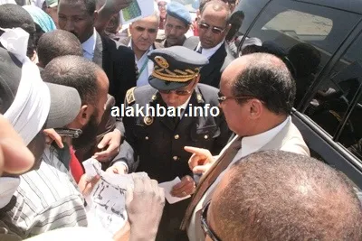 ولد عبد العزيز يعد سكان الجديدة بحل مشكلتهم