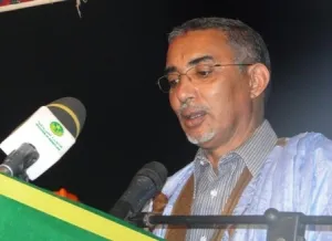 وزير التجهيز يحي ولد حدمين