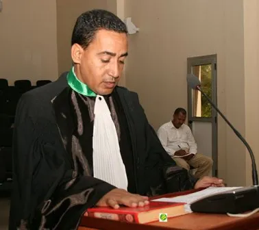 قاضيان يؤديان اليمين القانونية بالمحكمة العليا