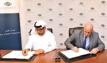 جانب من توقيع الاتفاق(وكالة الأنباء الاماراتية)
