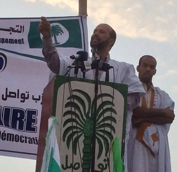 ولد الحاج الشيخ : استعادة الديمقراطية أولي لدينا من الحكم