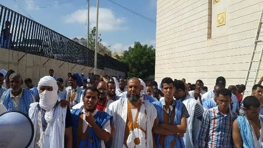 احتجاجات لتجار السوق أمام القصر الرئاسي