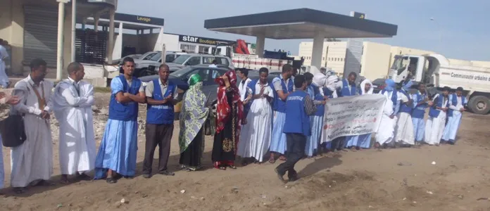 "أنا علمي" يتظاهر أمام الوزارة الأولى