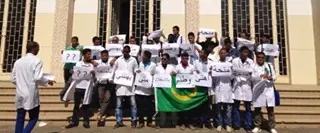 طلاب الطب في دكار يخلدون ذكرى الاستقلال بالاحتجاج