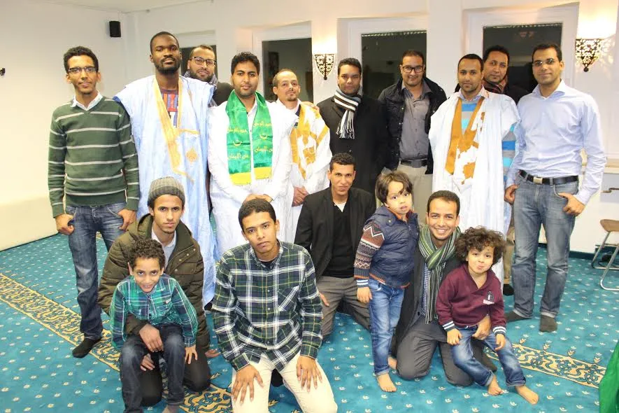 بعض من أفراد الجالية المشاركين فى حفل تخليد عيد الاستقلال (الأخبار)