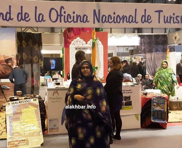خديجة بنت الدوه مديرة السياحة في موريتانيا في الجناح الموريتاني بال?