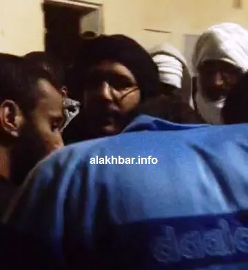 السجناء تبادلوا العناق مع الأربعة المفرج عنهم (الأخبار)