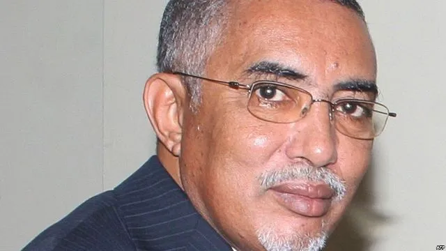 رئيس الحكومة يتصل هاتفيا بالأمين الدائم للمنتدى