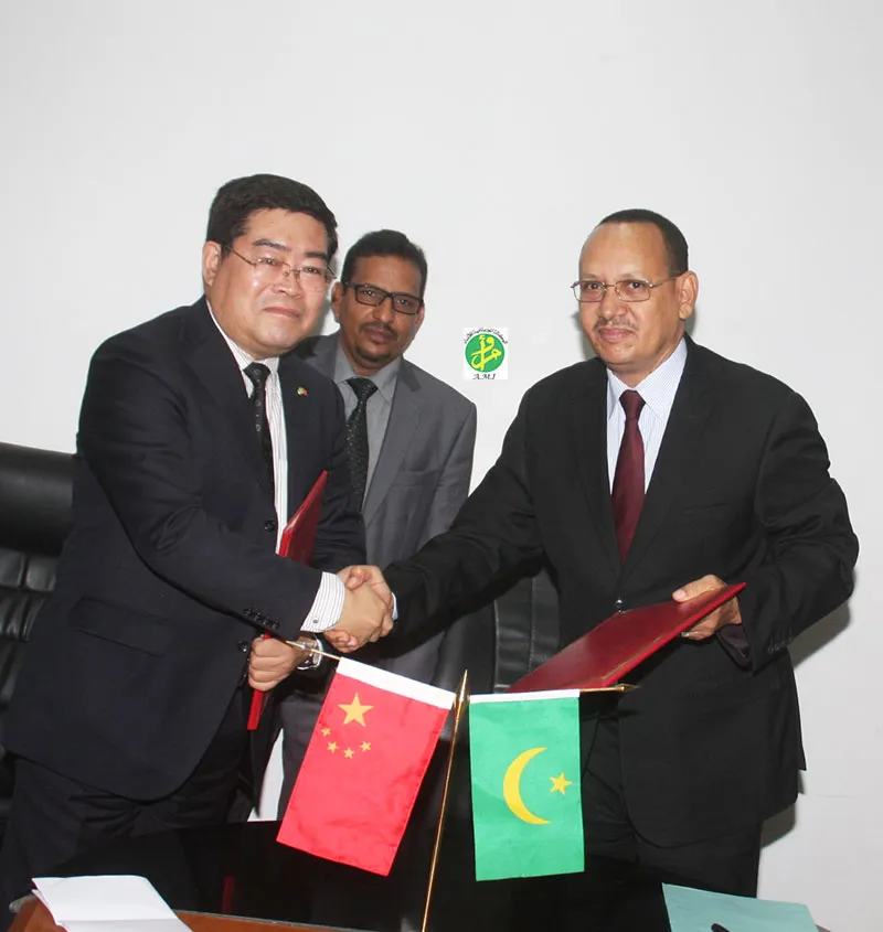 وزير الزراعة يتسلم المركز من السفير الصيني في انواكشوط