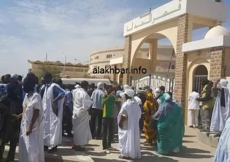 انسحاب هيئة الدفاع يوقف محاكمة ولد لوليد