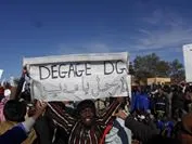 مسيرات عمال "اسنيم" اليوم ترفع "Dégage DG" (صور)