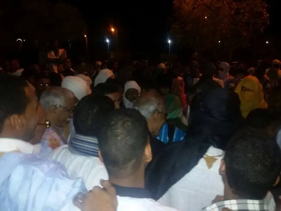 أنصار ولد داداه يستقبلونه بالمطار