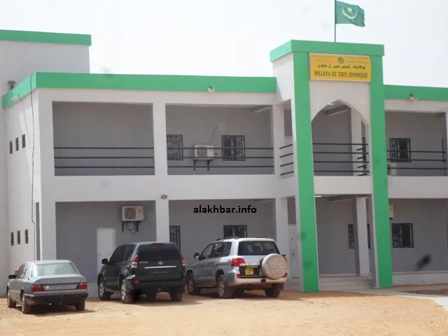 سيارة المسؤول الأول في الشركة الوطنية للصناعة والمناجم "اسنيم" 