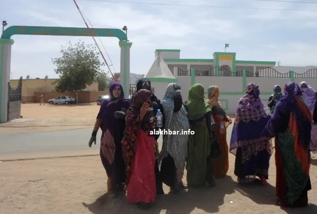المحتجات بعيد خروجهن من مقابلة والي تيرس الزمور بمباني الولاية ظهرا?