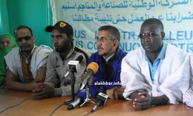 مناديب العمال خلال المؤتمر الصحفي ظهر اليوم في مقر المناديب (الأخبار