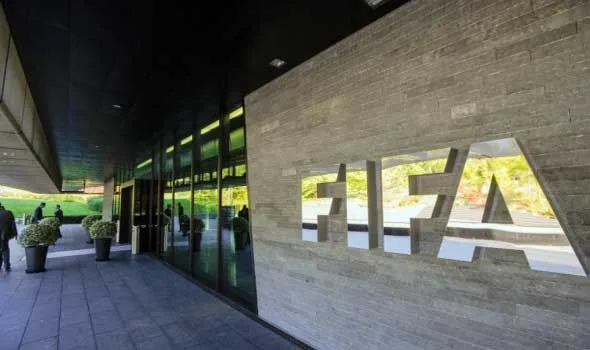 سويسرا تقبض على 6 من مسؤولي الفيفا خلال اجتماع سنوي