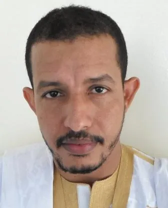 برلماني يتبرع بسيارة اسعاف ومبالغ مالية لعدد من المجالس المحلية